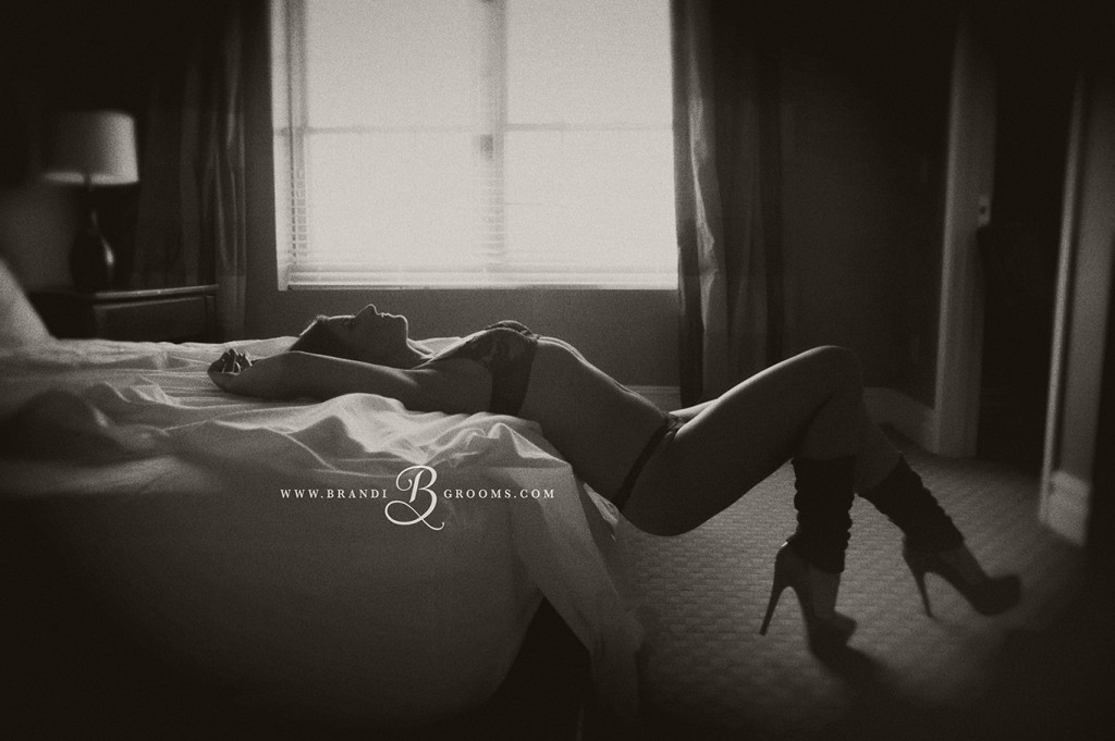 Brandi_Grooms_Poses_02 - Compressed